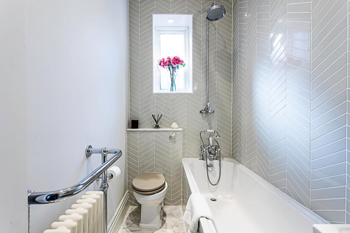 Notting Hill Charm 2-bed Gem Appartamento Londra